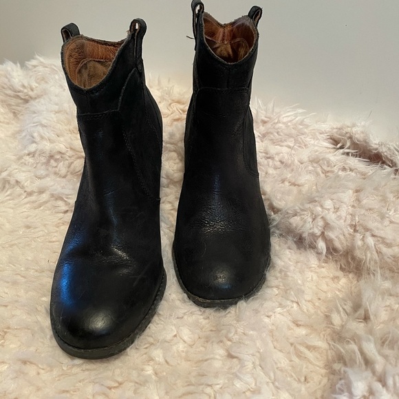 Clarks Women's Heath Harrier Ankle Boot - Picture 7 of 9